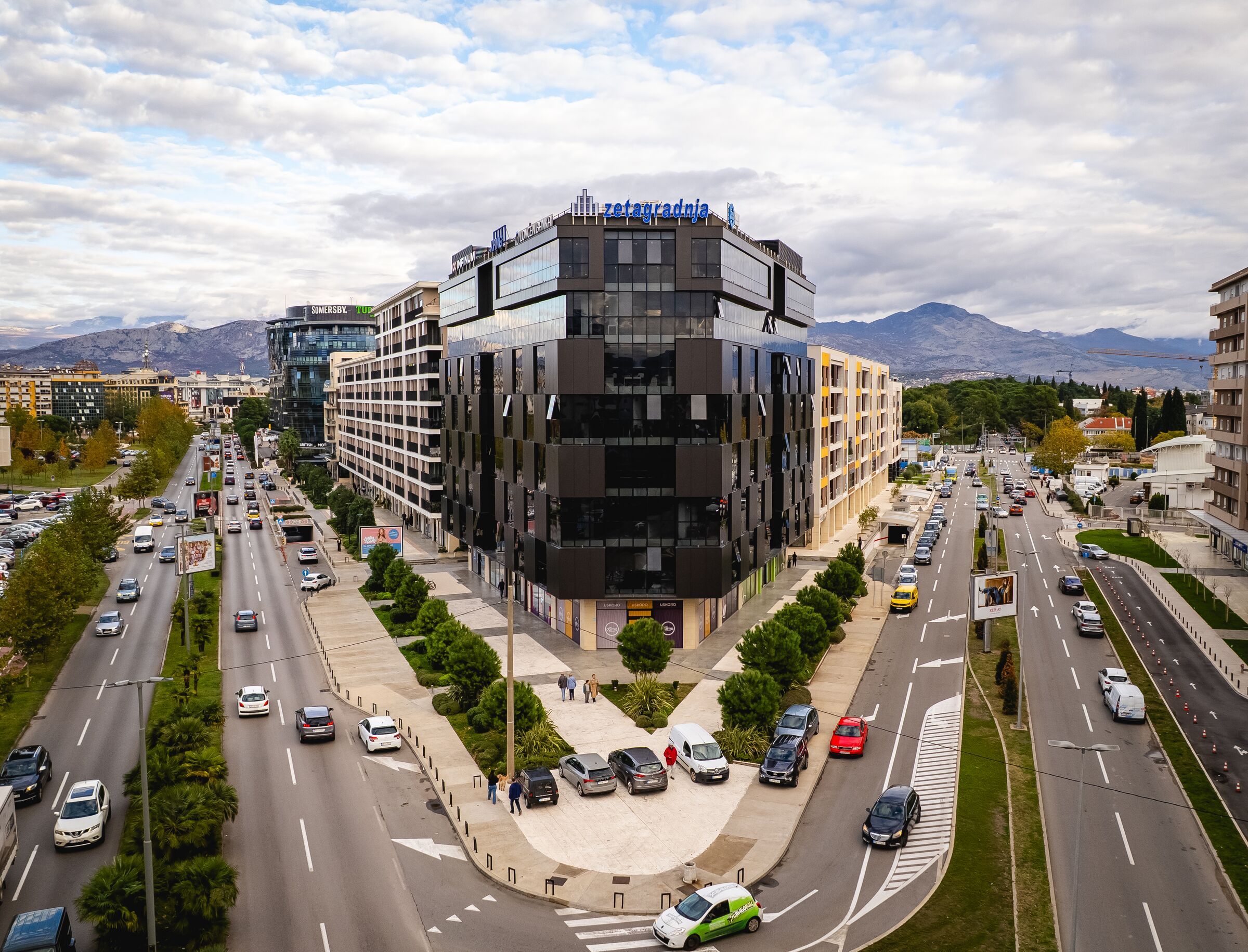IZDAJEMO - FOR RENT 625m2
